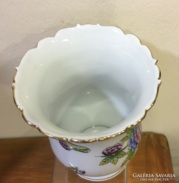 Flawless Herend vase with Victoria pattern.