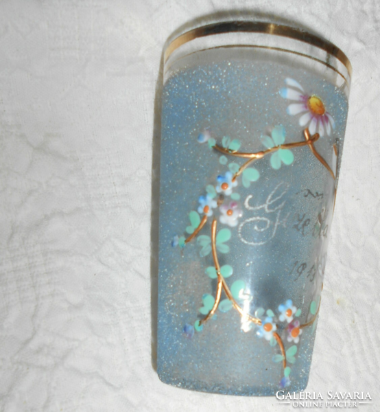 Gizella 1913. jelzeéssel emlékpohár-zománcfestett  üveg- medálium, virág-madár díszités