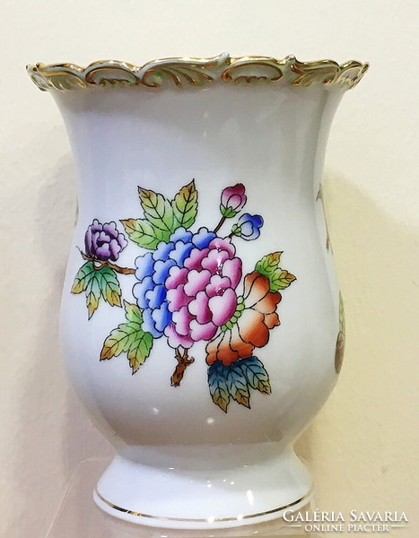 Flawless Herend vase with Victoria pattern.