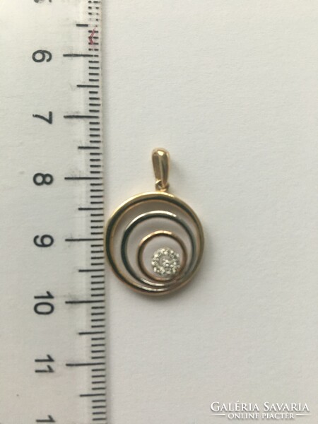 14K pendant with tiny zirconia stones, 1.87 g