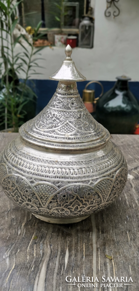 Large Persian cake container with a lid is handmade