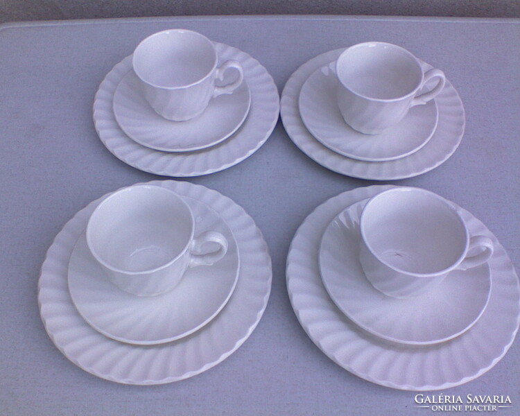 Fehér angol porcelán kávéskészlet 12 db