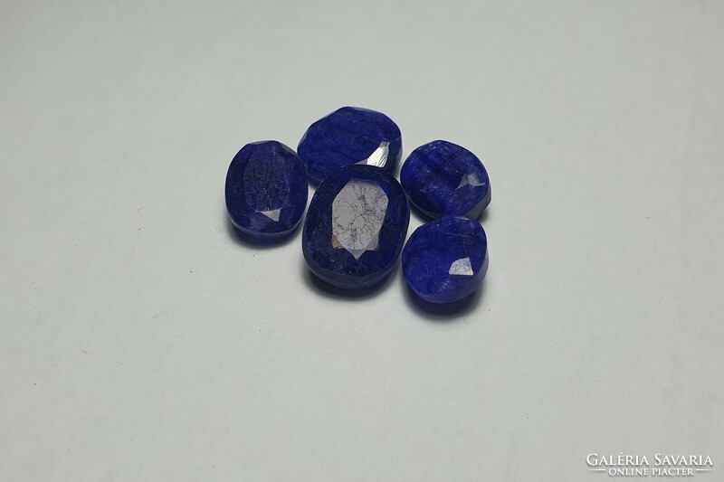 38.98 carat sapphire. With certification.