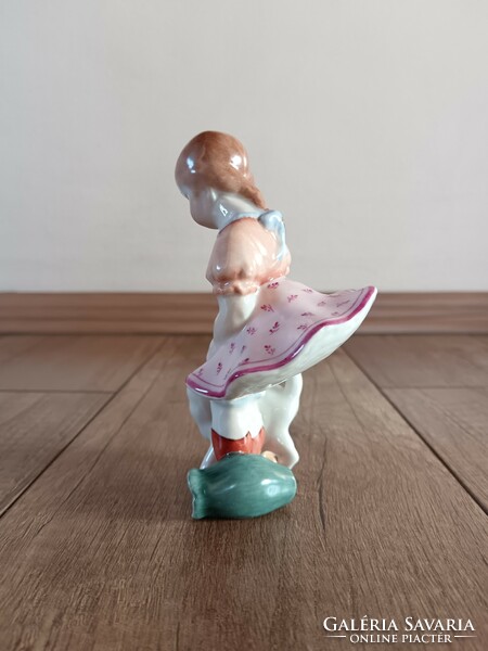 Herendi kislány macskával porcelán figura