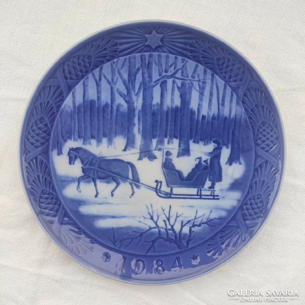 Royal Copenhagen Christmas Plate / Karácsonyi tányér, a Dán Királyi Porcelángyár terméke, 1984