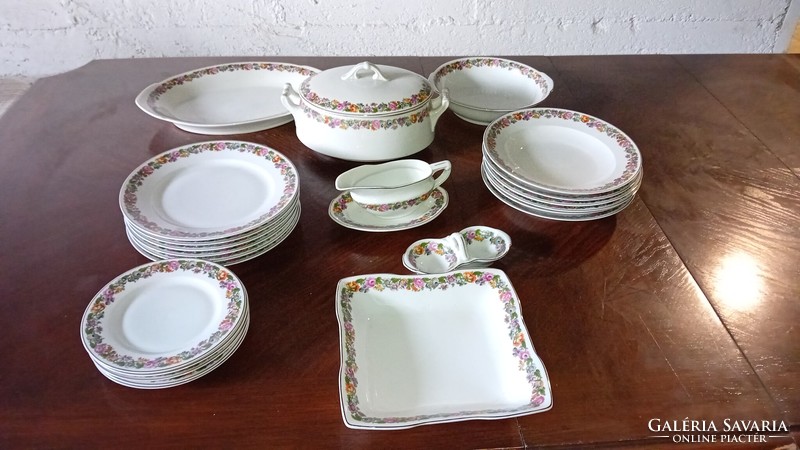 Spectacular, beautiful condition 6-person Czech porcelain tableware