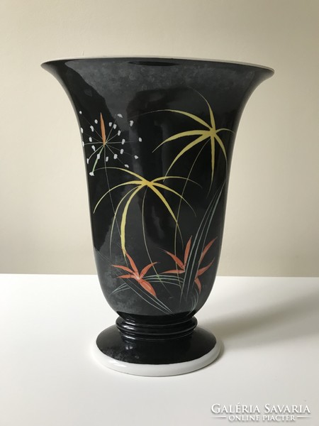 Herend vase (Eve of Capricorn)