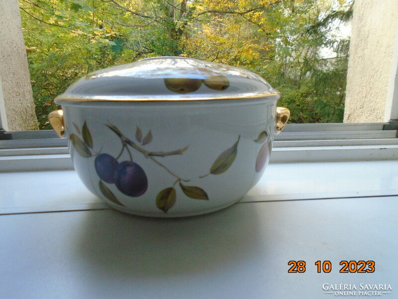 Royal worcester evesham gold fireproof soup bowl with painting-like fruit patterns