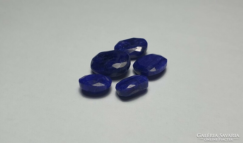 38.98 carat sapphire. With certification.