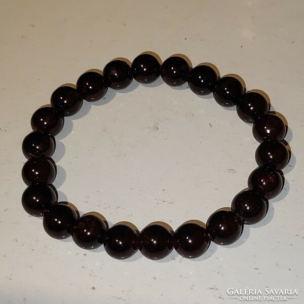 Garnet rubber bracelet (8mm)