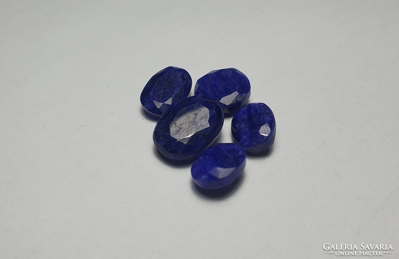 38.98 carat sapphire. With certification.