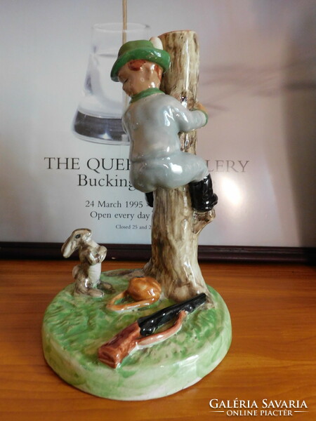 Margit Izsépy large ceramic figure: the cowardly hunter 21.5 Cm