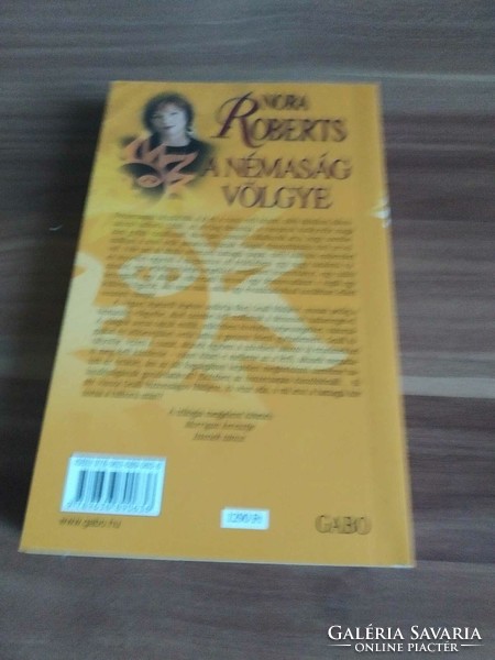 Nora Roberts: A némaság völgye