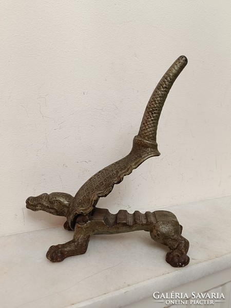 Antik konyhai eszköz vas krokodil alakú öntöttvas dió törő diótörő 320 7993