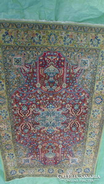 Antik állat figurás kézi csomózású keleti  perzsa szőnyeg