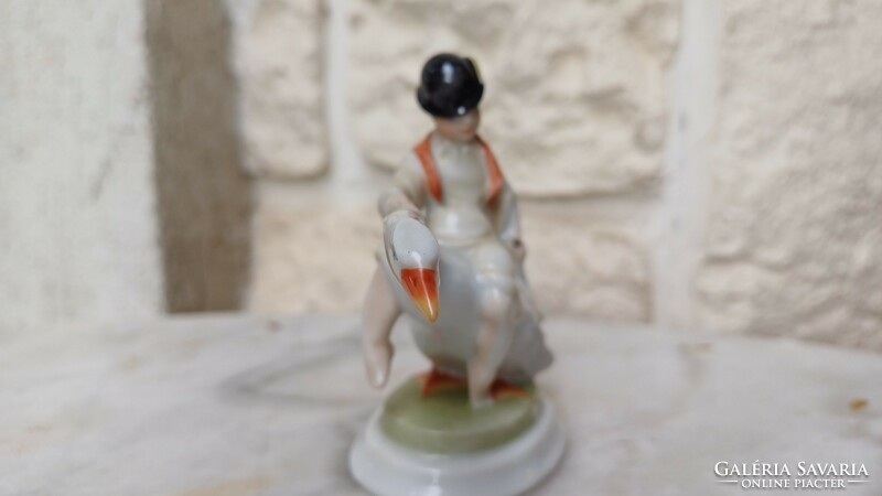 Herendi Ludas Matyi colorful figurative porcelain, first class video as well.