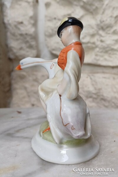 Herendi Ludas Matyi colorful figurative porcelain, first class video as well.