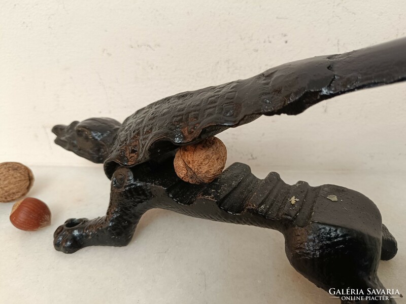 Antik konyhai eszköz vas krokodil alakú öntöttvas dió törő diótörő javított 351 7995