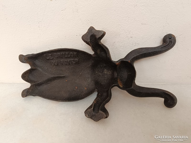 Antique iron beetle shaped boot puller boot puller cast iron 273 7989