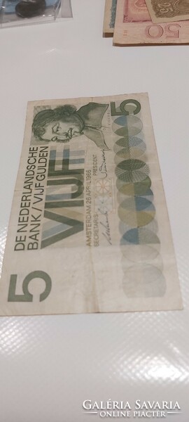 Foreign paper money