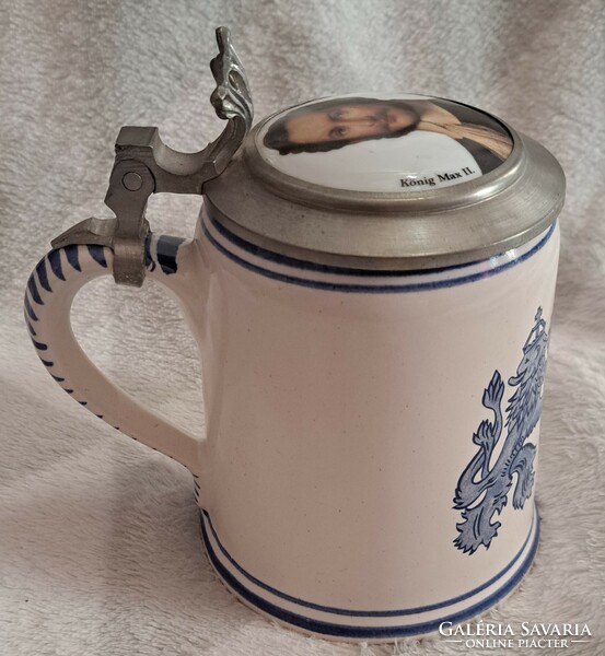 Royal portrait jug with tin lid (l4233)