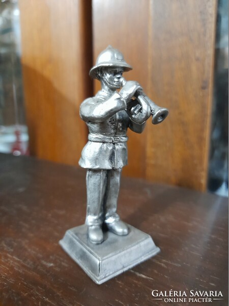 Part of Dutch daalderop zinn/tin soldier musician small sculpture, statue collection.