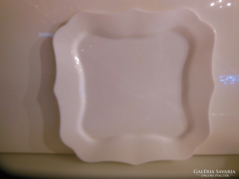 Seller - 2 pcs - luminarc - 26 x 26 cm - French - porcelain - snow white - like new