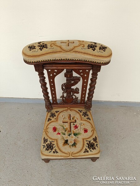 Antique kneeling prayer chair prayer chair covered with tapestry richly carved Christian furniture 440 8126