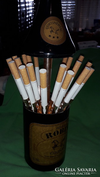 Retro vicces francia konyaküveg plasztik asztali cigarettatartó kínáló 20 szál 28 cm a képek szerint