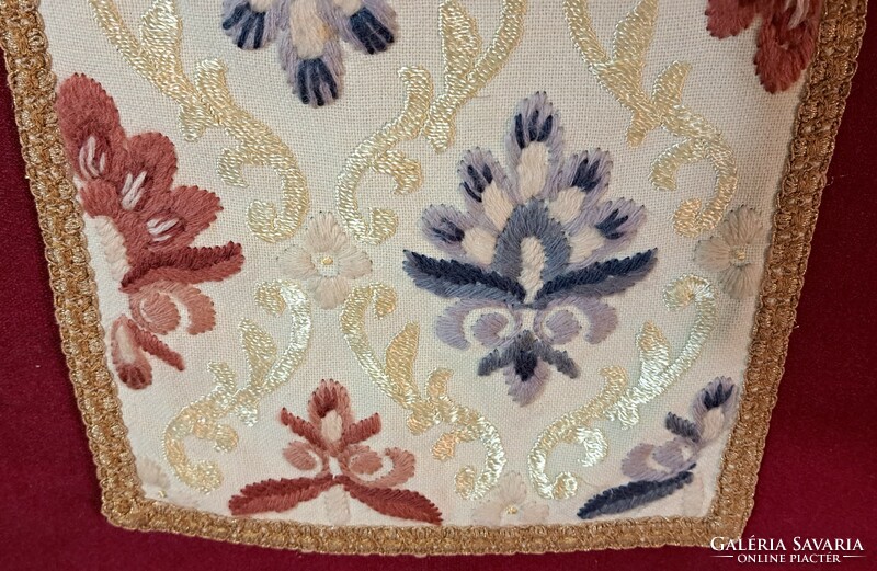 Old embroidered baroque pattern tablecloth (l4239)