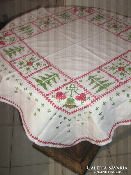 Beautiful Christmas cross-stitch hand-embroidered tablecloth