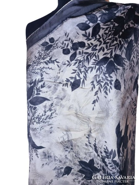 Silk scarf 68x68 cm. (5748)