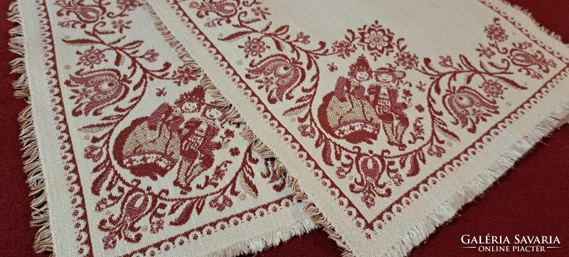 2 folk woven tablecloths (l4249)