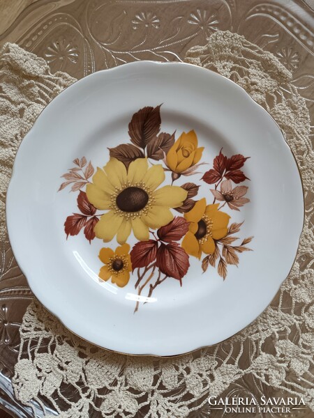 A breakfast set with an autumn atmosphere