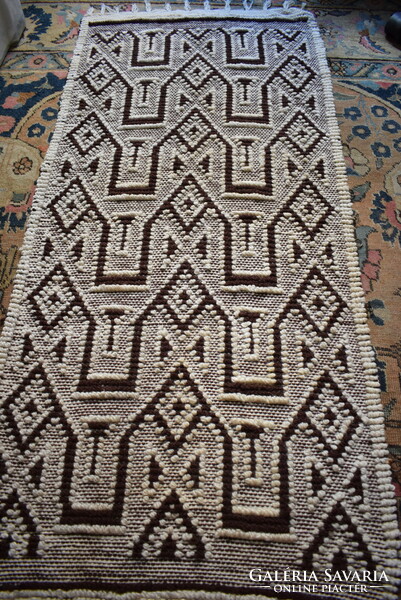 Retro szőnyeg , falvédő , faliszőnyeg szövött gyapjú 125 x 60 cm + kicsi rojt