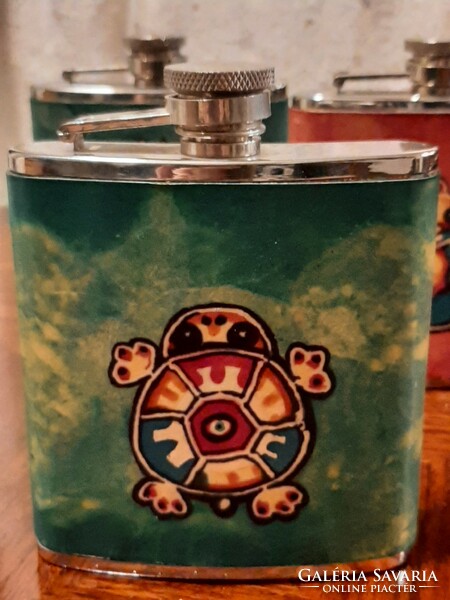 Drink bottle covered with unique leather, decorated with hand painting, 6 oz