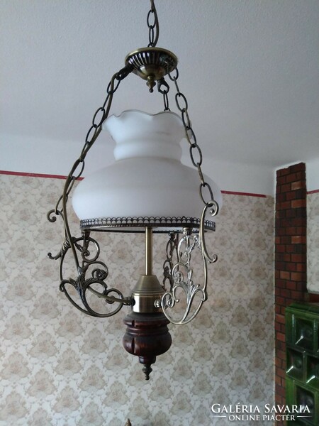 Beautiful chandelier lamp in flawless condition