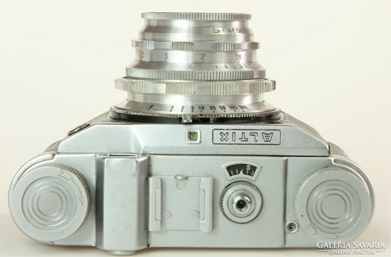 Altissa Altix V.fényképezőgép, a ritka Ludwig Meritar 50 mm f/2.9 objektívvel.19000.-Ft