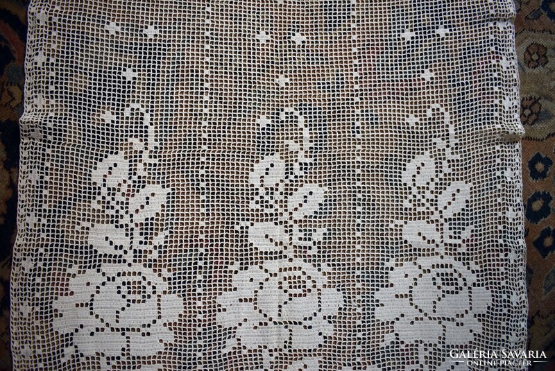 Old crochet crochet rose pattern curtain, light ecru color, handmade 135 x 75 cm