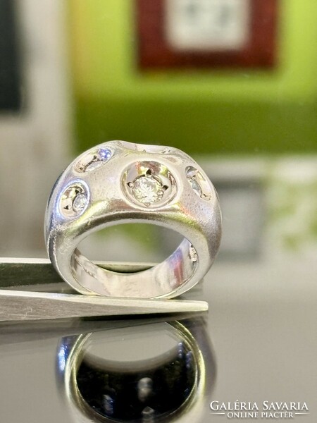 Lenyűgöző, tömör ezüst gyűrű