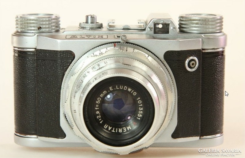Altissa Altix V.fényképezőgép, a ritka Ludwig Meritar 50 mm f/2.9 objektívvel.19000.-Ft