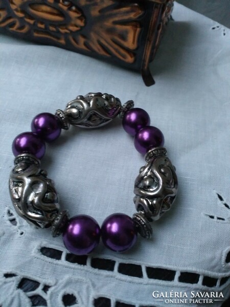 Mother-of-pearl purple beaded rubber bracelet