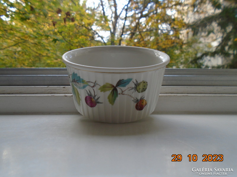 Royal worcester evesham gold fireproof souffle mold with painting-like fruit patterns