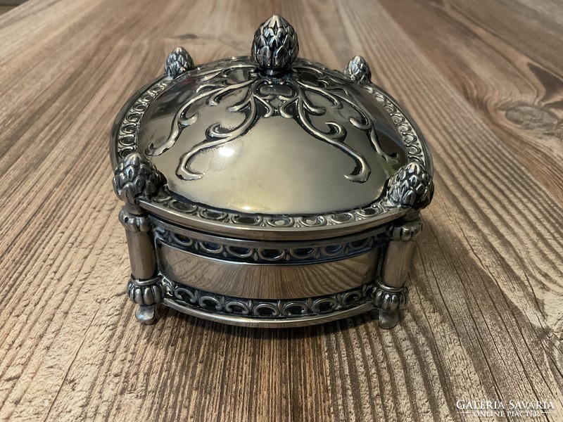 Impressive silver-plated jewelry box