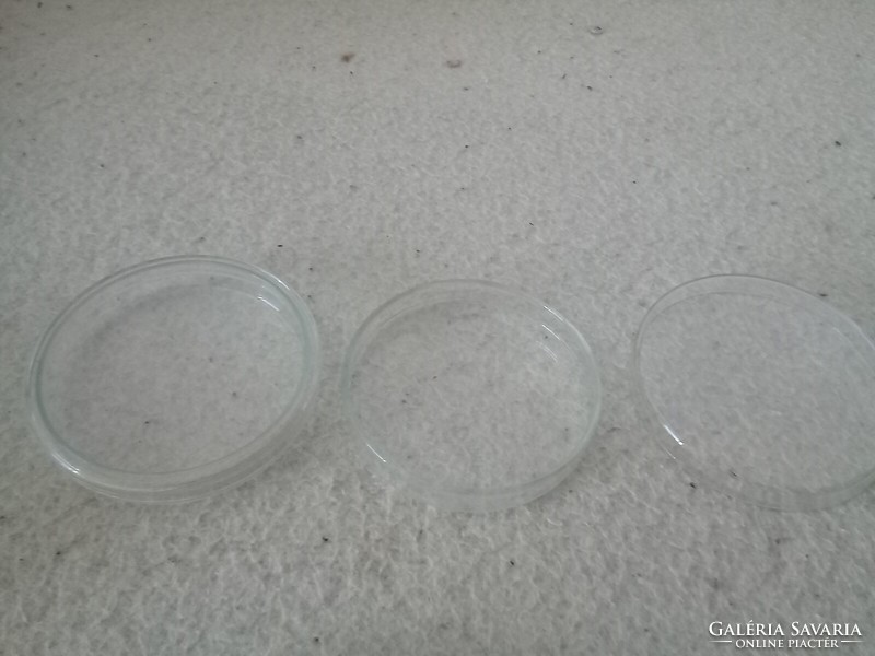 Old petri dishes 9cm