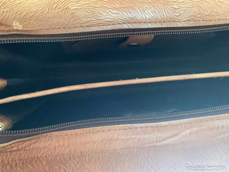 Beautiful genuine leather women's handbag, unique, embossed leather 32x24x14 cm