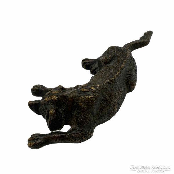 Reclining bronze Newfoundland - m01327