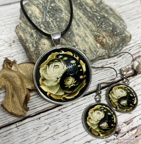 Yin-yang (lotus flower) necklace and earrings glass jewelry