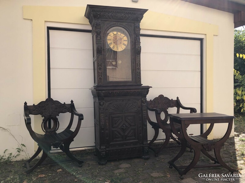 Neo-Renaissance set of two heavy standing clocks, small table and 2 chairs