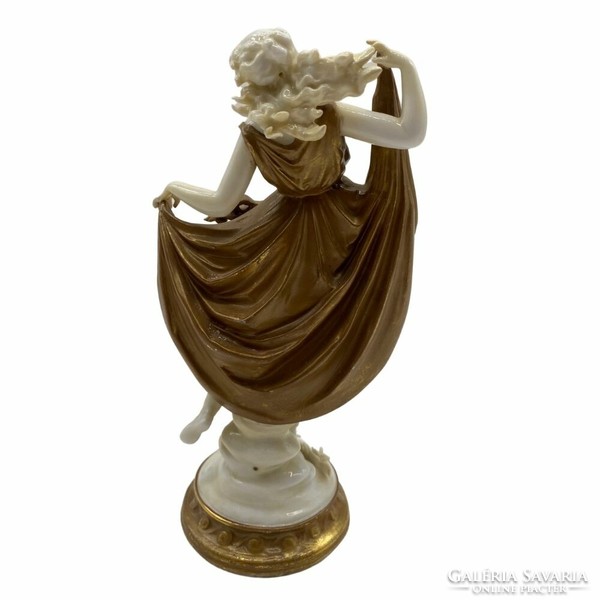 Neapolitan dancer figure m01305